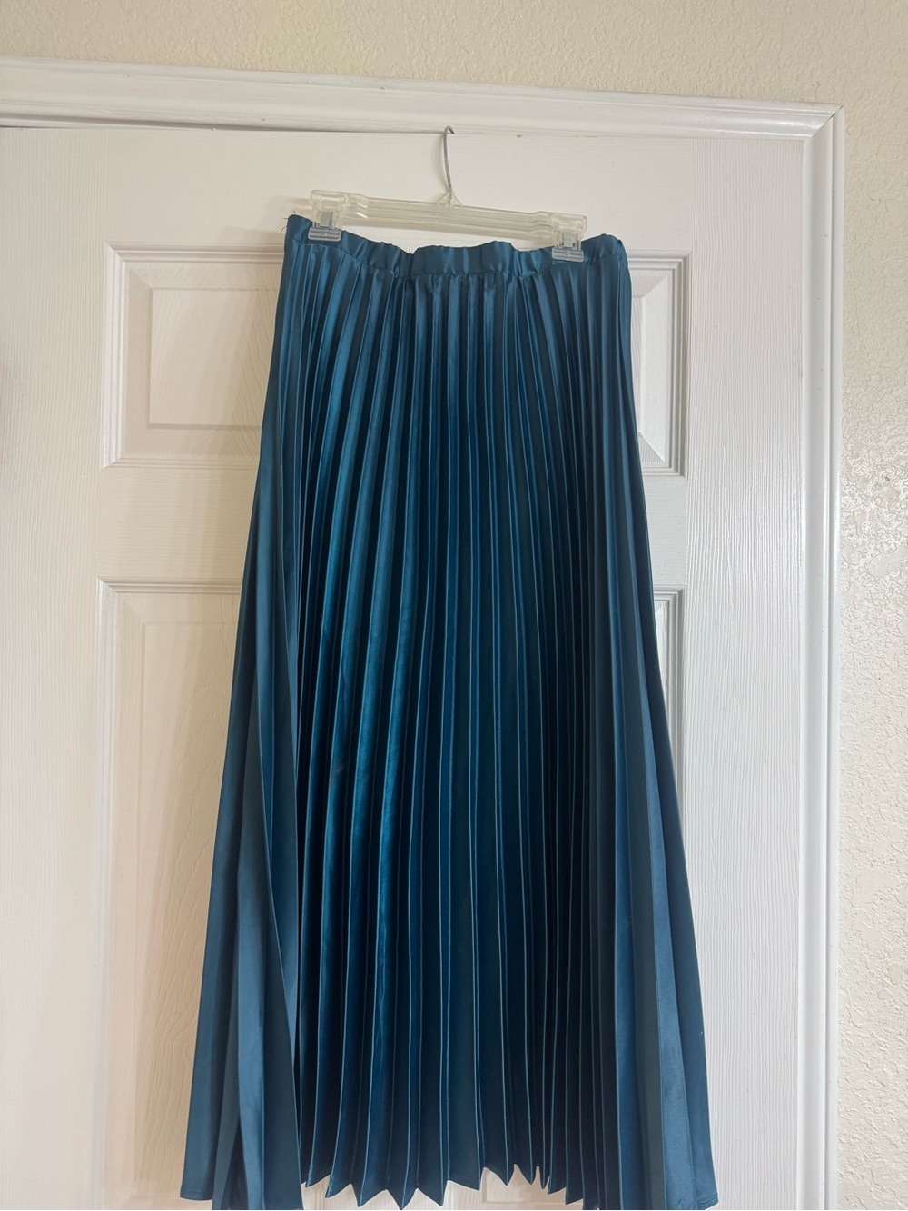 Pleated Midi Skirt in Teal Blue